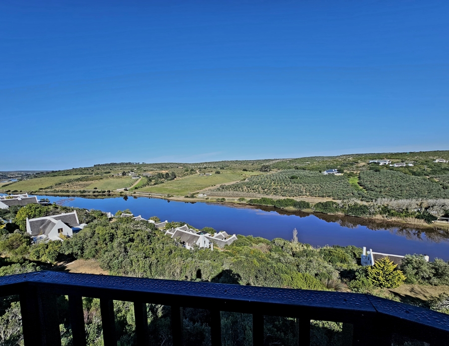 5 Bedroom Property for Sale in Stilbaai Oos Western Cape